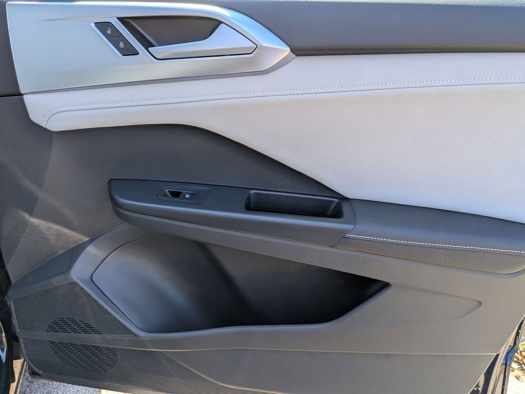 Thumbnail: 2025 Volkswagen Taos - 31