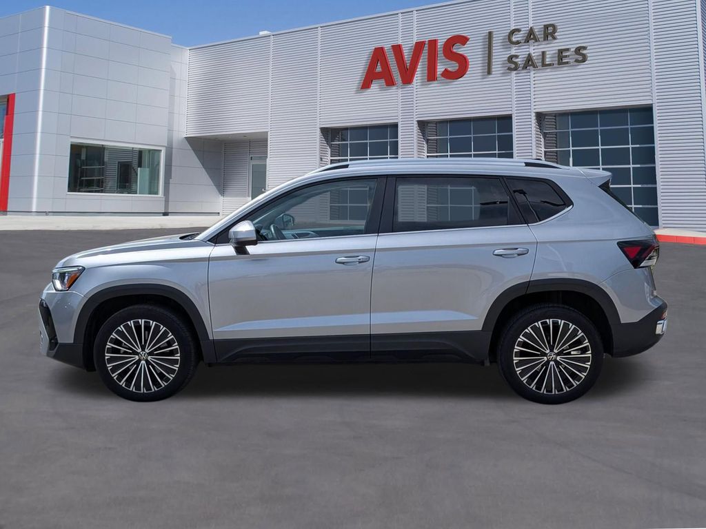 Thumbnail: 2025 Volkswagen Taos - 10