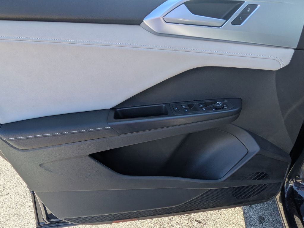 Thumbnail: 2025 Volkswagen Taos - 9