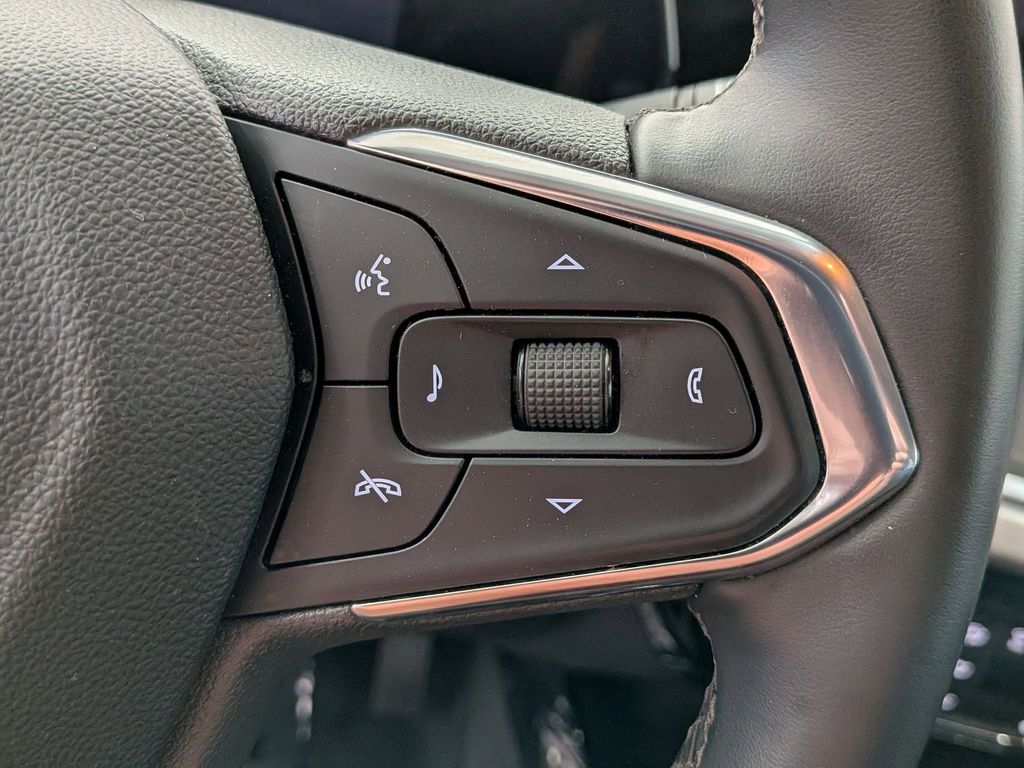 Thumbnail: 2025 Chevrolet Trax - 16