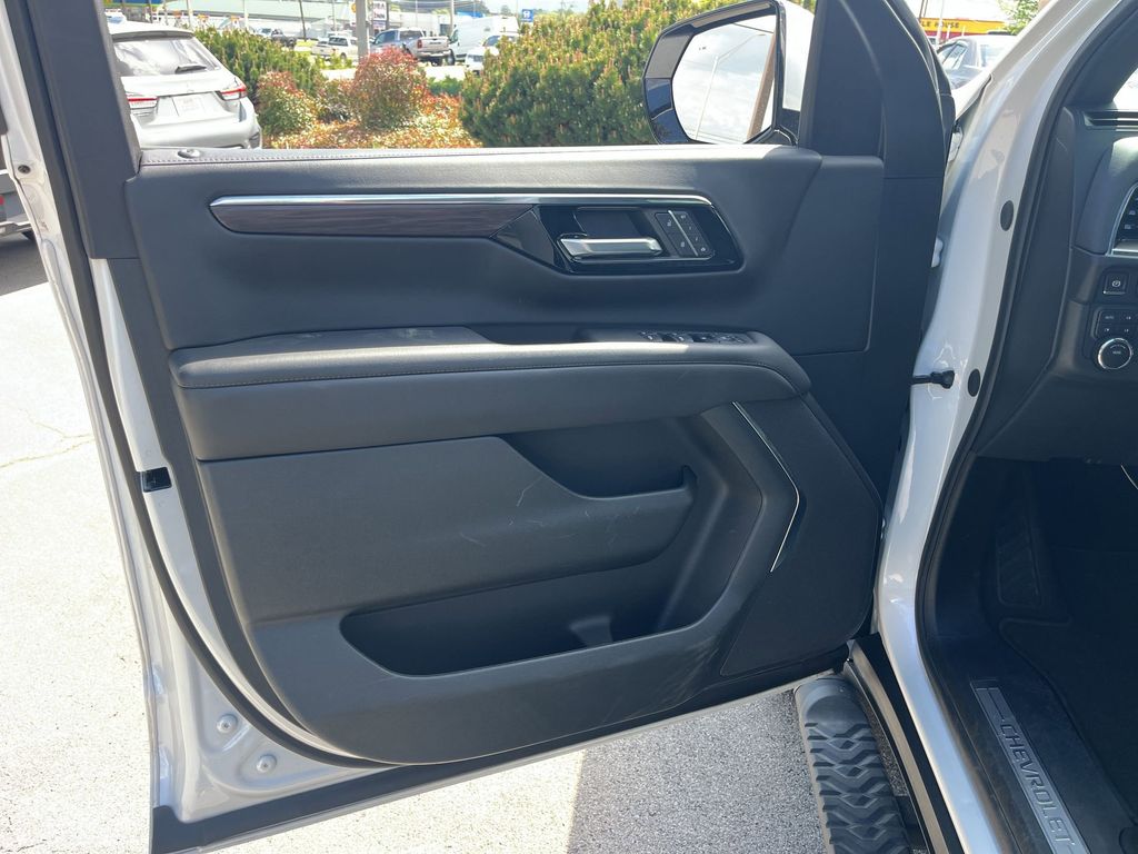 Thumbnail: 2025 Chevrolet Tahoe - 7