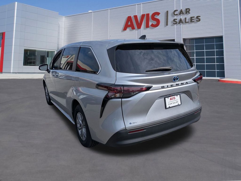 Thumbnail: 2025 Toyota Sienna - 9