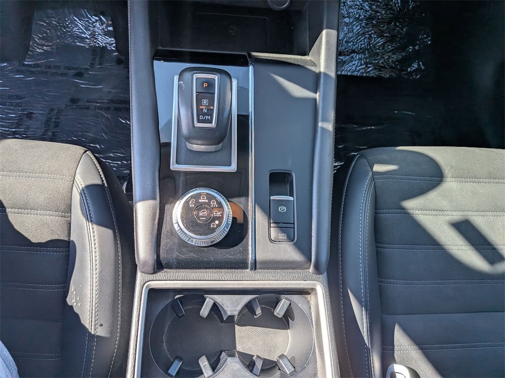Thumbnail: 2024 Mitsubishi Outlander - 21