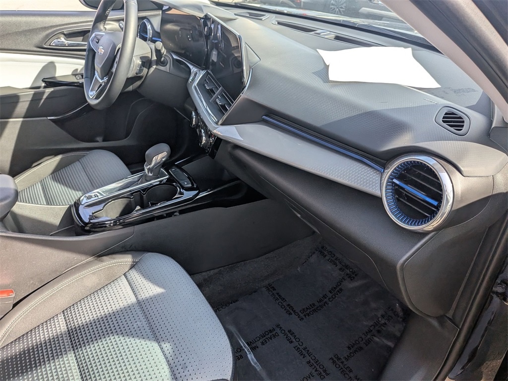 Thumbnail: 2025 Chevrolet Trax - 30