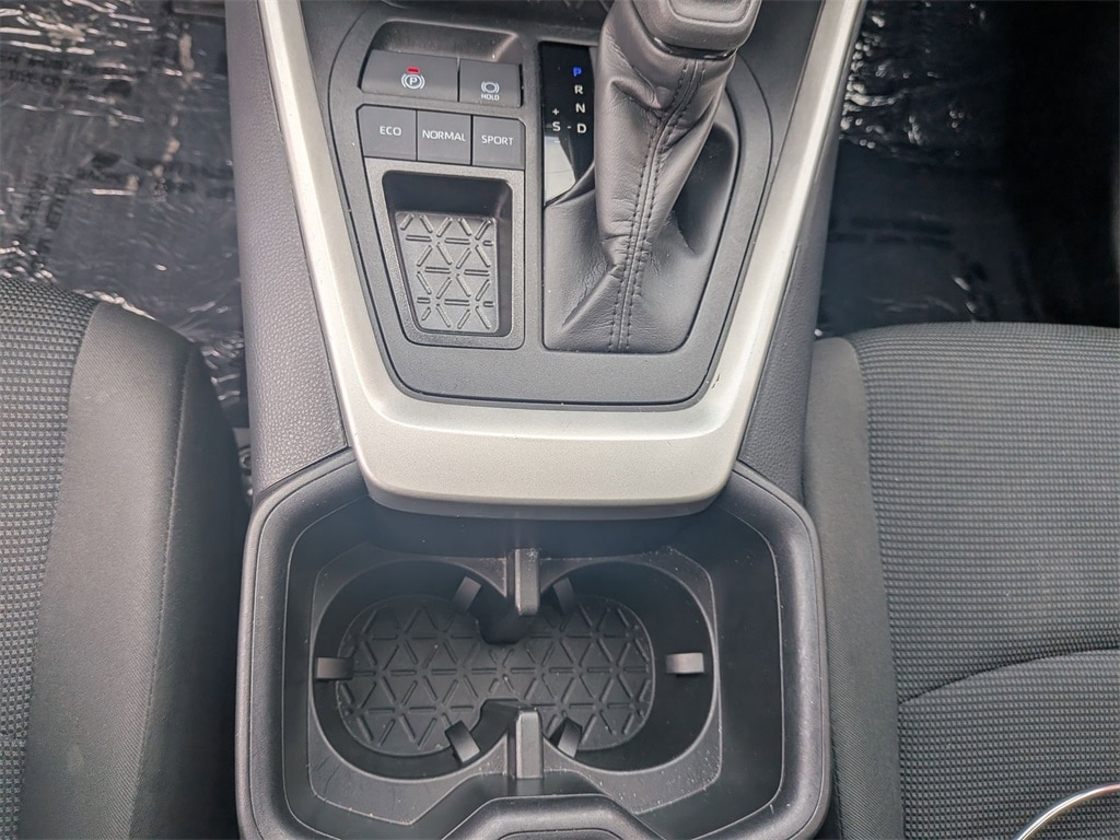 Thumbnail: 2025 Toyota RAV4 - 21