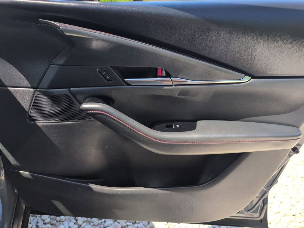 Thumbnail: 2025 Mazda CX-30 - 32