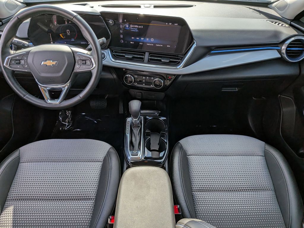 Thumbnail: 2025 Chevrolet Trax - 24
