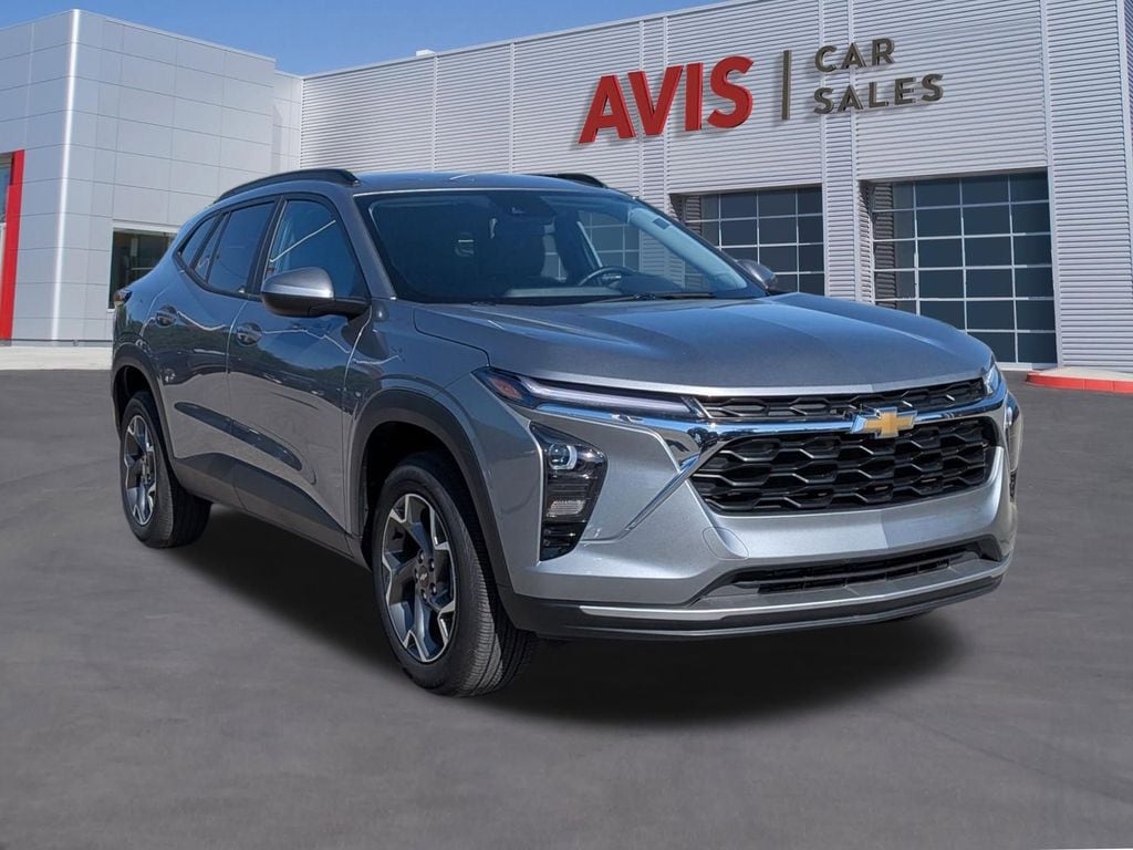 Thumbnail: 2025 Chevrolet Trax - 3