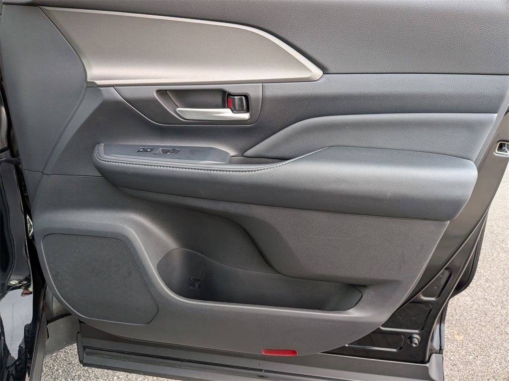 Thumbnail: 2025 Toyota Grand Highlander - 35