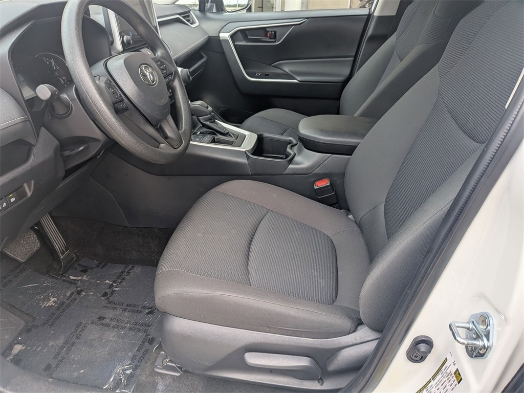 Thumbnail: 2025 Toyota RAV4 - 25