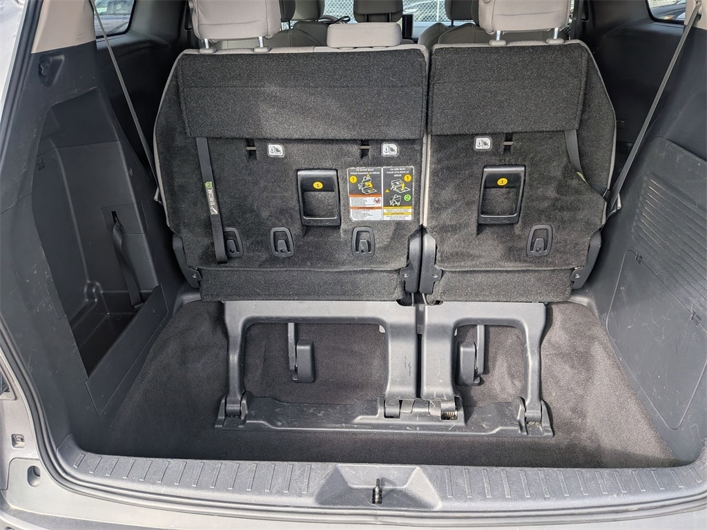 Thumbnail: 2025 Toyota Sienna - 25