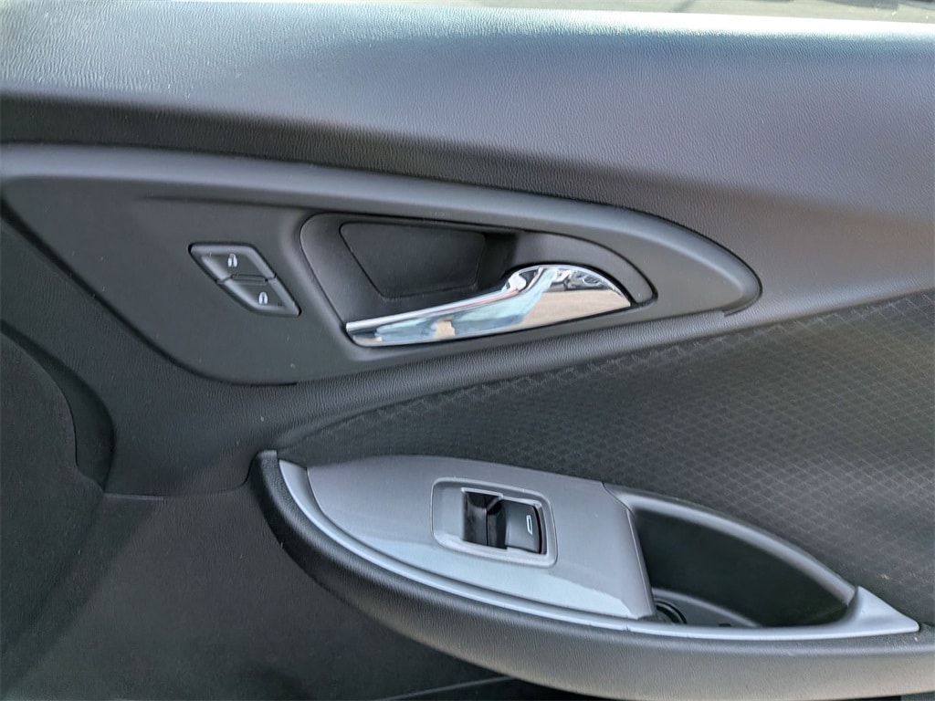 Thumbnail: 2023 Chevrolet Malibu - 25