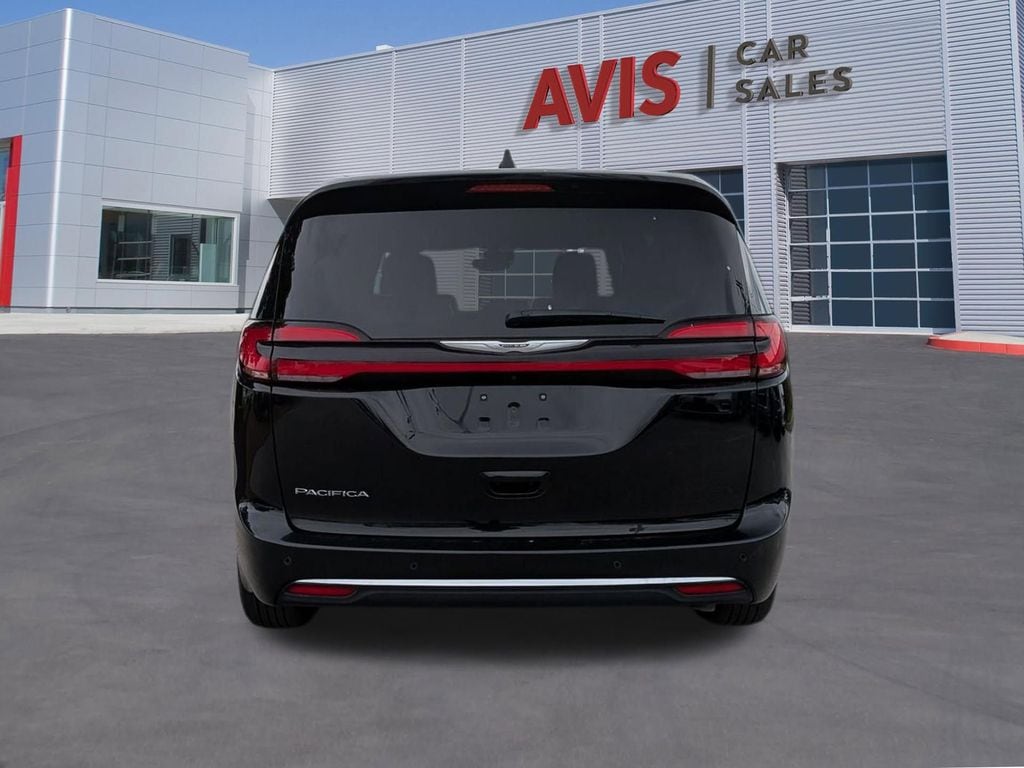 Thumbnail: 2025 Chrysler Pacifica - 5