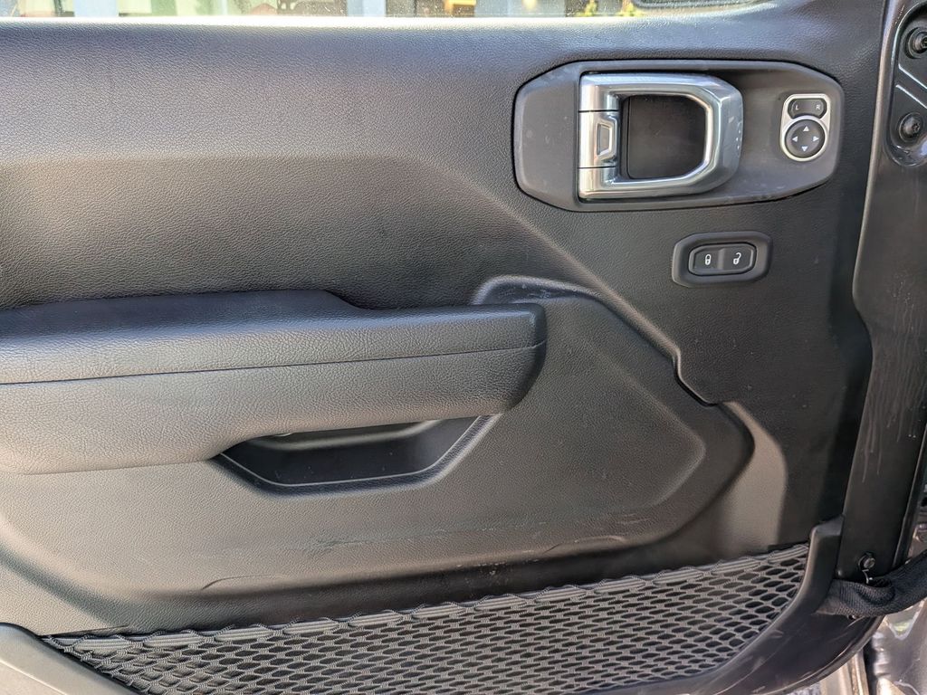 Thumbnail: 2025 Jeep Wrangler - 11