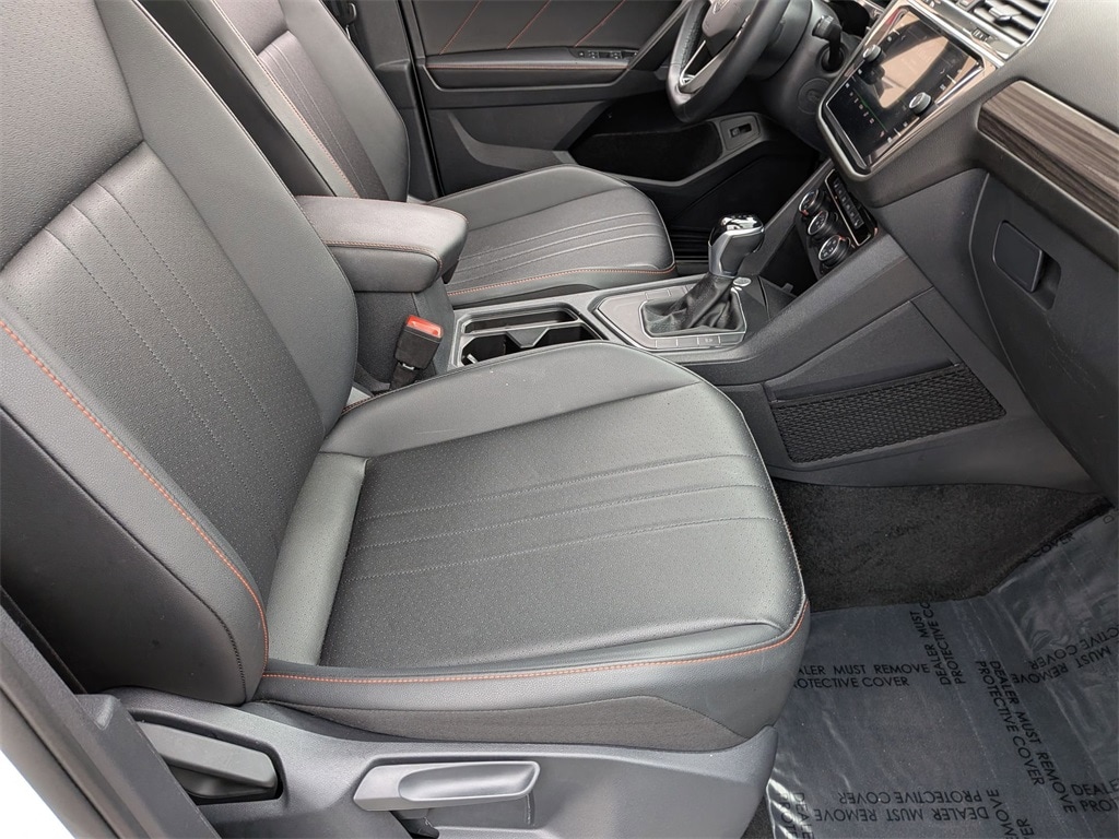 Thumbnail: 2024 Volkswagen Tiguan - 30