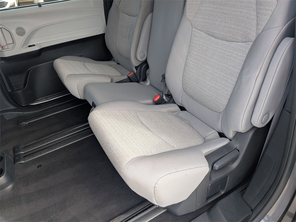 Thumbnail: 2025 Toyota Sienna - 24