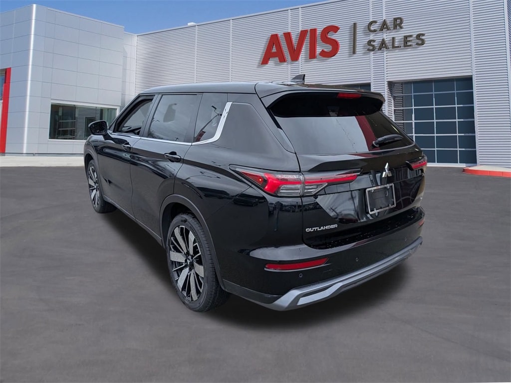 Thumbnail: 2025 Mitsubishi Outlander - 9