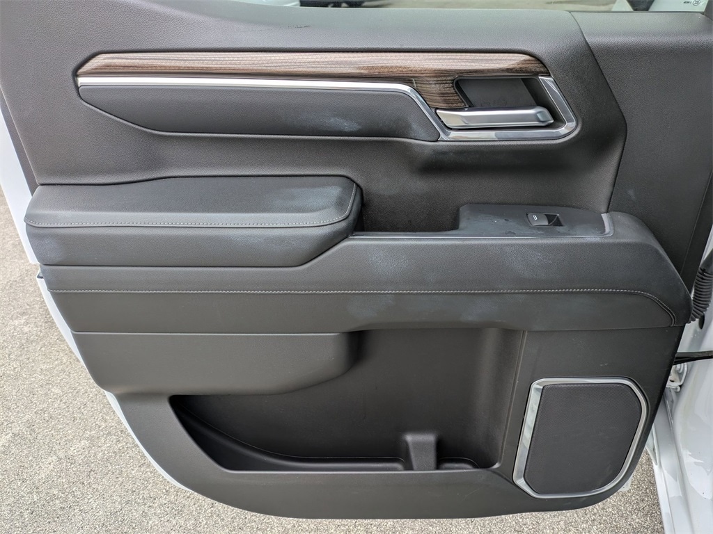 Thumbnail: 2023 Chevrolet Silverado 1500 - 26