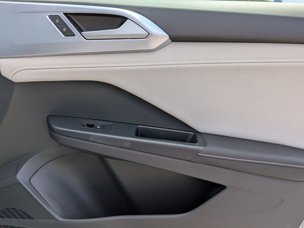 Thumbnail: 2025 Volkswagen Taos - 30