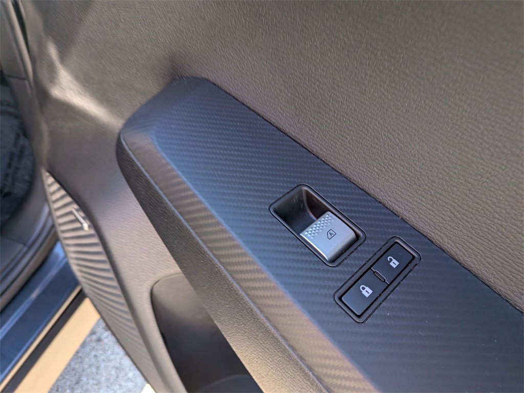 Thumbnail: 2025 Mitsubishi Outlander - 34