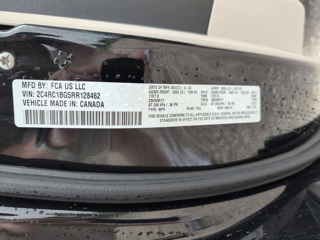 Thumbnail: 2024 Chrysler Pacifica - 35