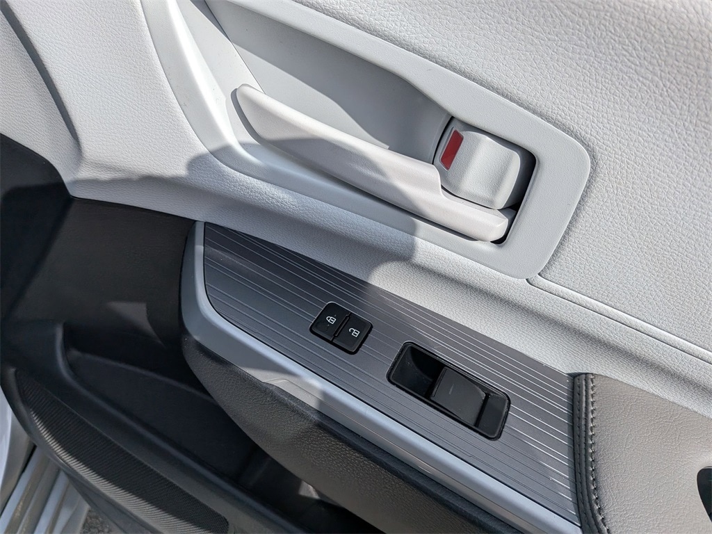 Thumbnail: 2025 Toyota Sienna - 21