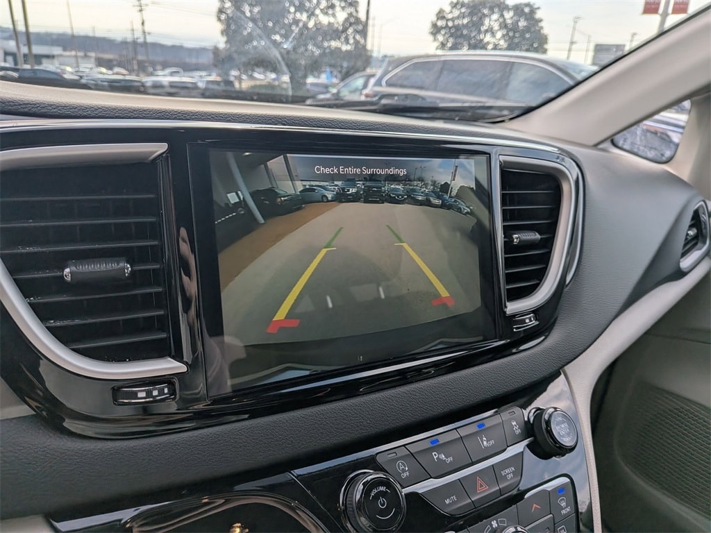 Thumbnail: 2024 Chrysler Pacifica - 18