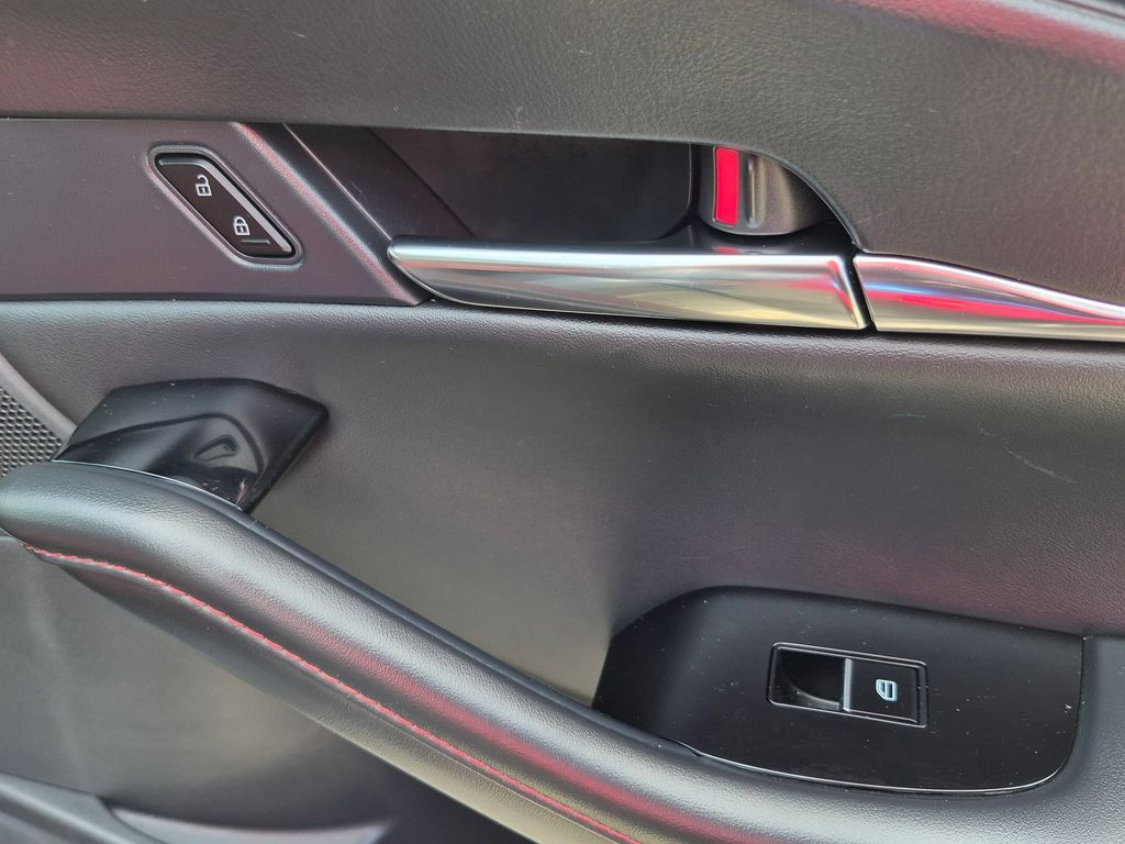 2025 Mazda CX-30 Carbon Edition - Photo 36