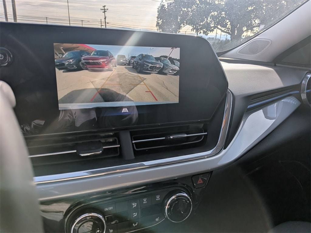 Thumbnail: 2025 Chevrolet Trax - 18