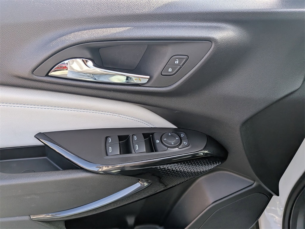 Thumbnail: 2025 Chevrolet Trax - 11