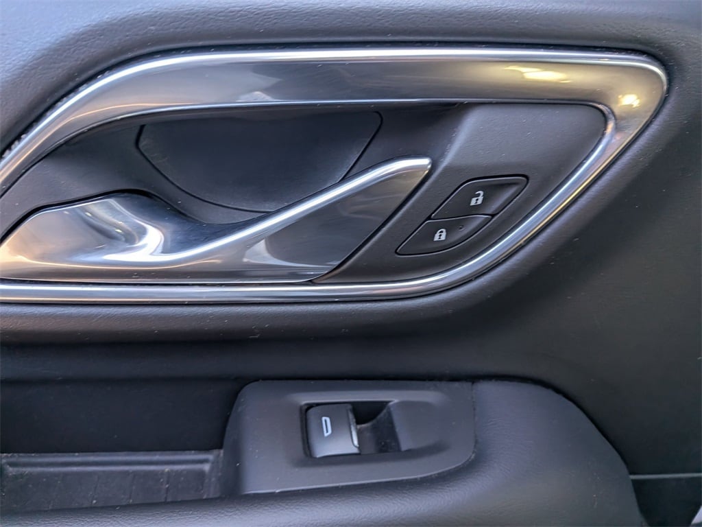 Thumbnail: 2023 Chevrolet Suburban - 26