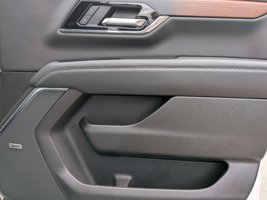 Thumbnail: 2025 GMC Yukon XL - 33