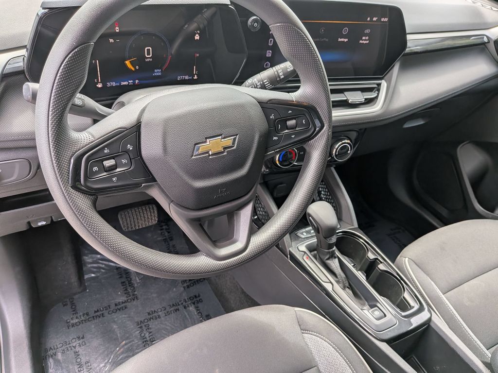 Thumbnail: 2025 Chevrolet TrailBlazer - 14