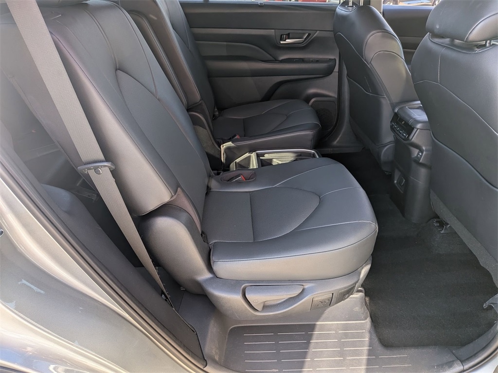 Thumbnail: 2025 Toyota Grand Highlander - 32