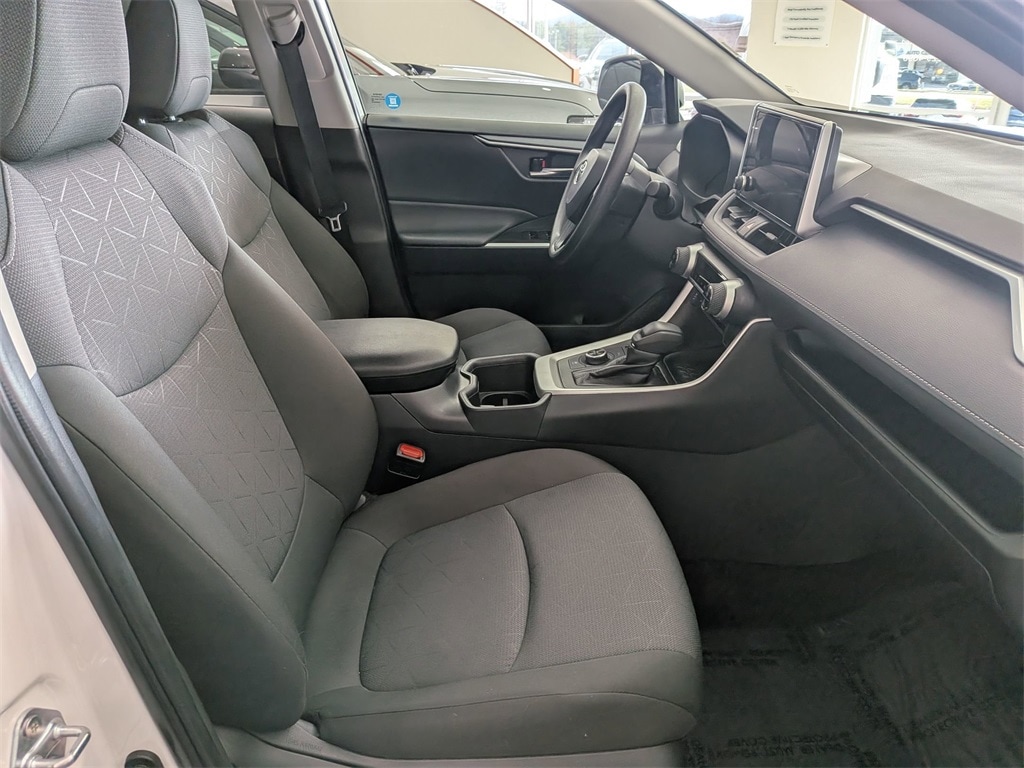 Thumbnail: 2025 Toyota RAV4 - 23