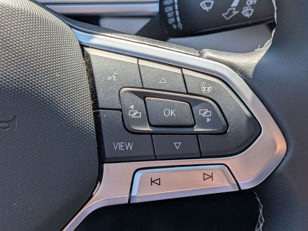 Thumbnail: 2025 Volkswagen Taos - 19