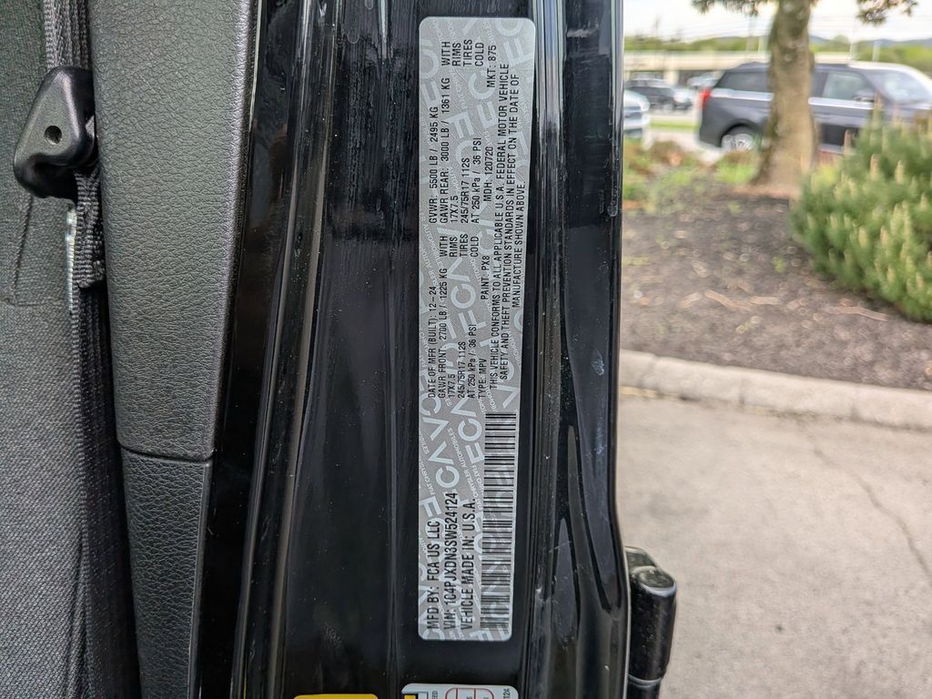 Thumbnail: 2025 Jeep Wrangler - 33