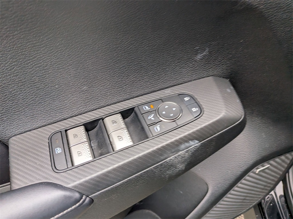 Thumbnail: 2025 Mitsubishi Outlander - 13