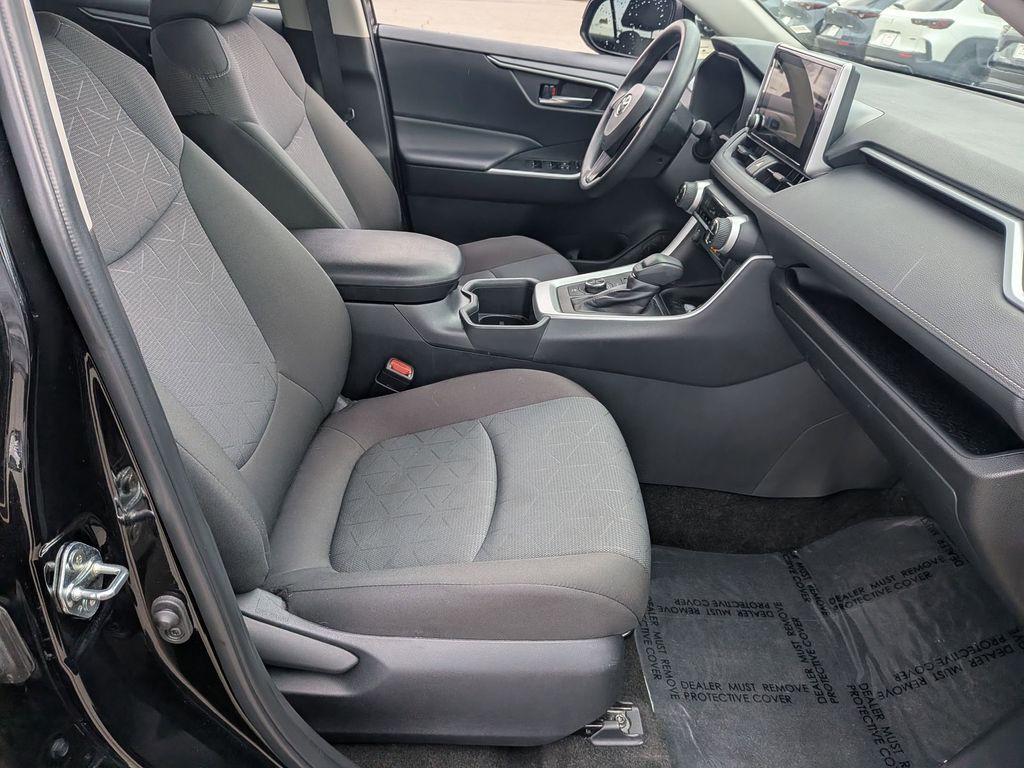 Thumbnail: 2025 Toyota RAV4 - 24