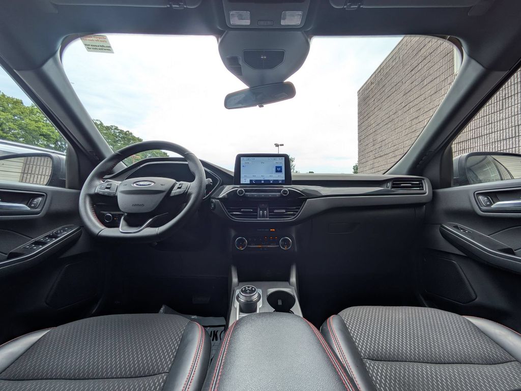 2025 Ford Escape ST-Line - Photo 25