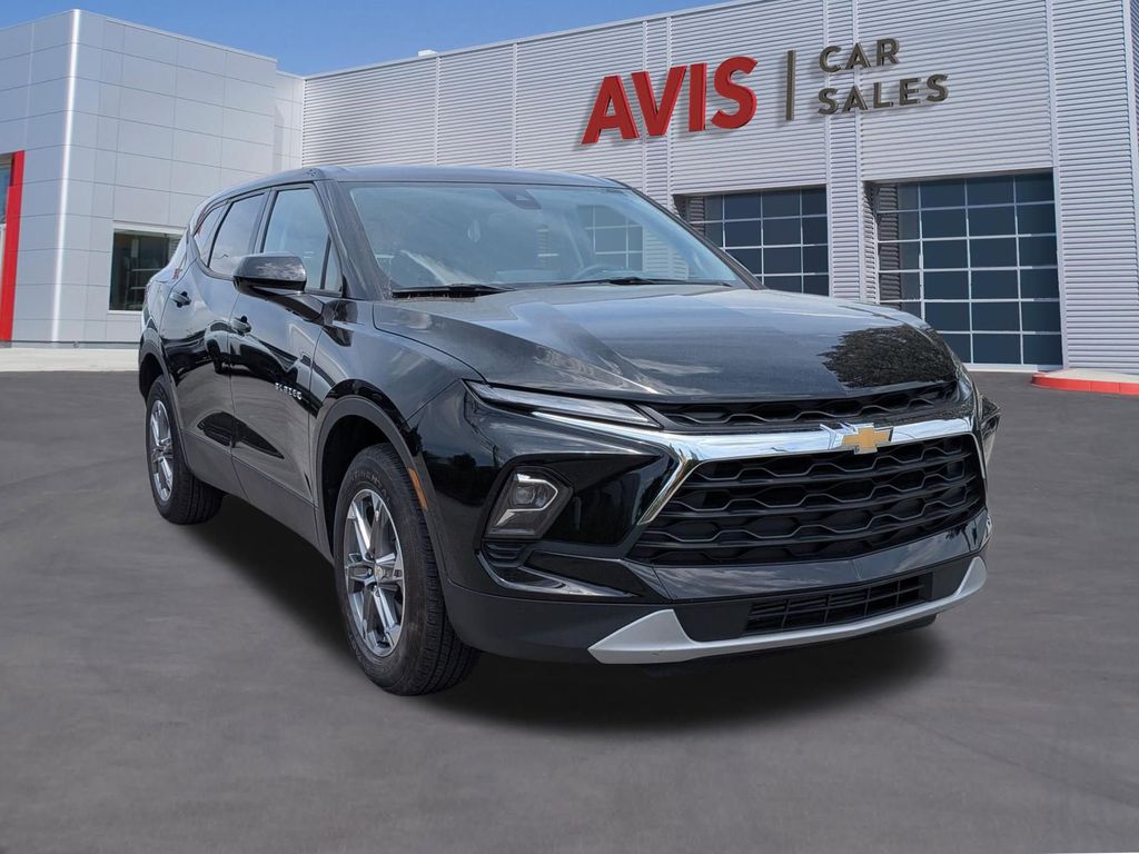 Thumbnail: 2025 Chevrolet Blazer - 3