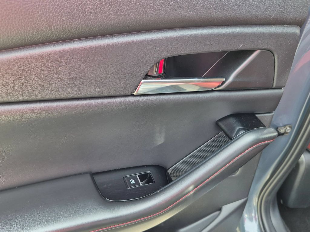 2025 Mazda CX-30 Carbon Edition - Photo 28