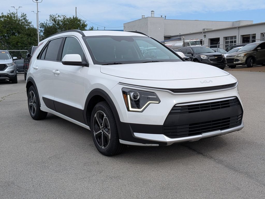 Thumbnail: 2025 Kia Niro - 3