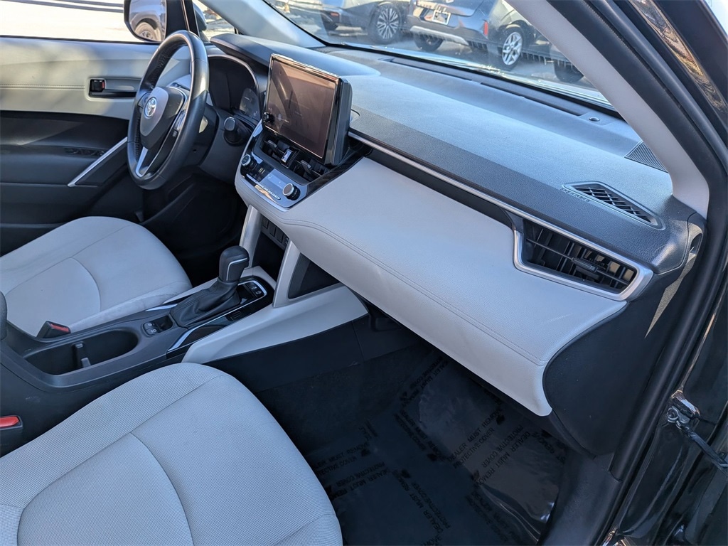 Thumbnail: 2023 Toyota Corolla Cross - 28