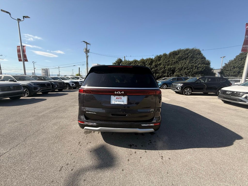 Thumbnail: 2024 Kia Carnival - 4