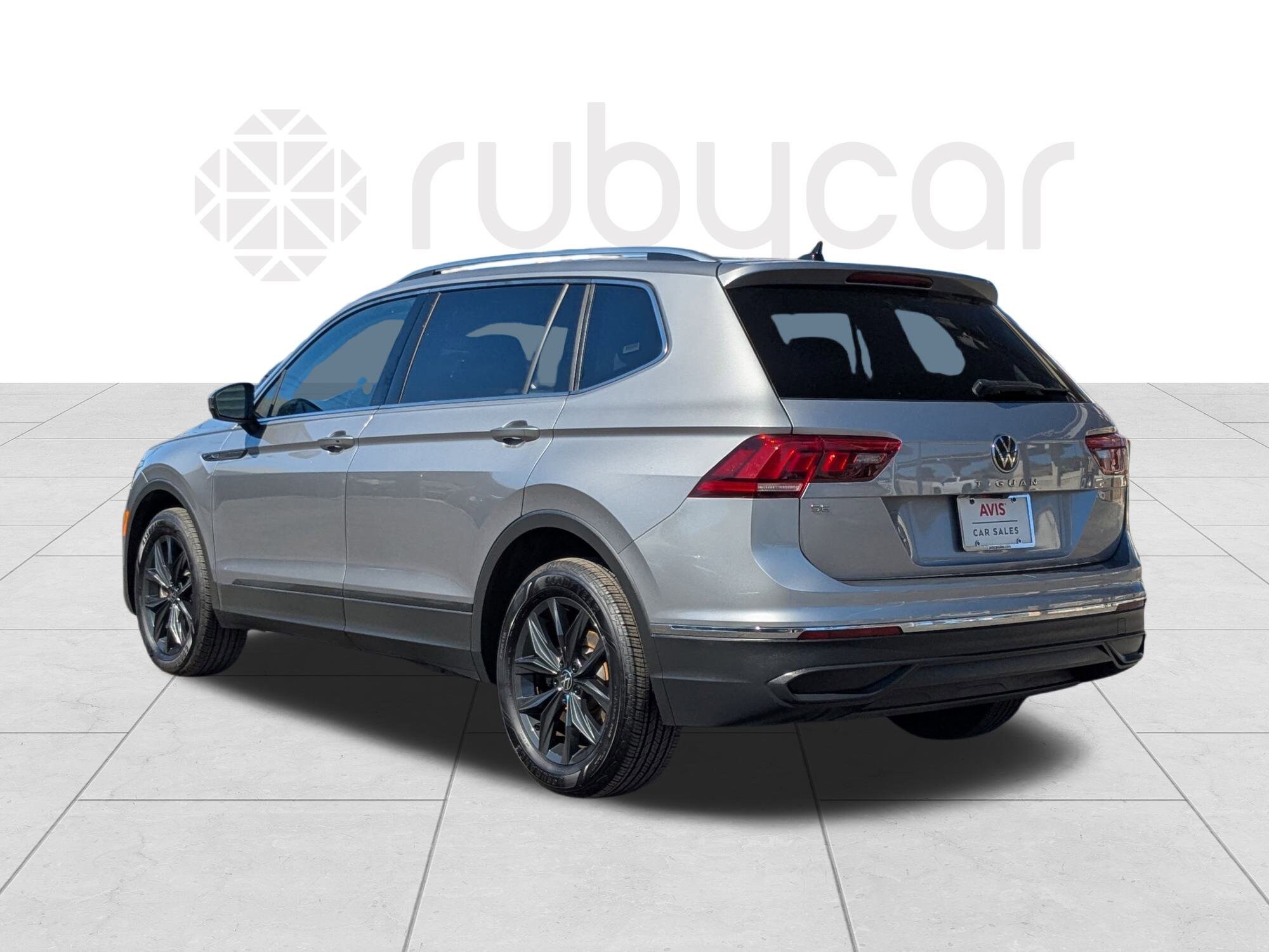 2024 Volkswagen Tiguan SE Wolfsburg Edition photo 3