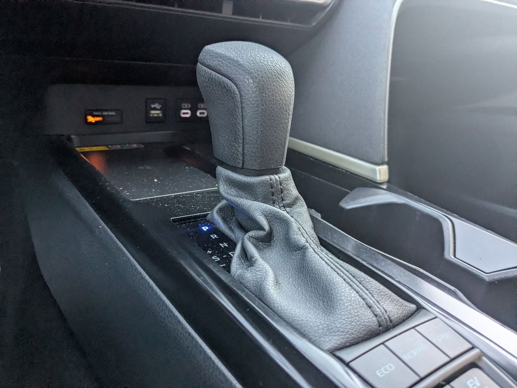 Thumbnail: 2025 Toyota Camry - 18