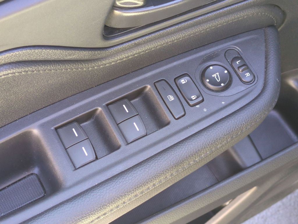 Thumbnail: 2025 Honda Odyssey - 10