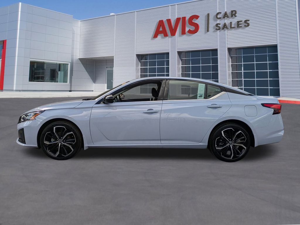 Thumbnail: 2025 Nissan Altima - 10