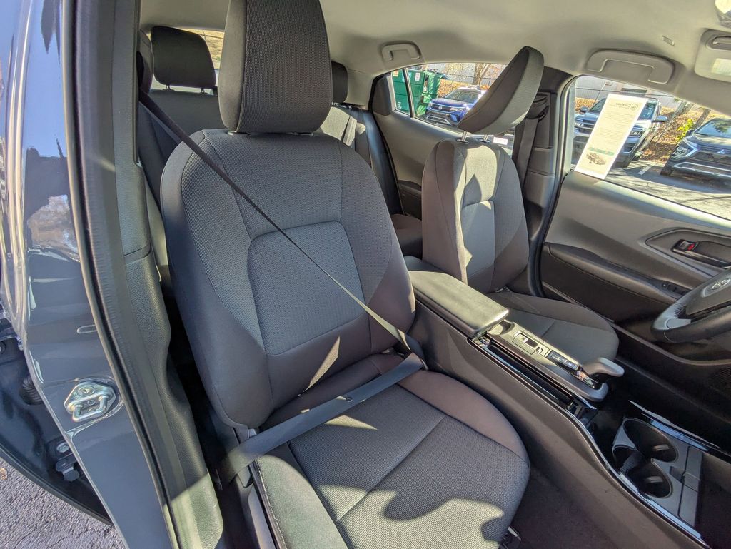 Thumbnail: 2025 Toyota Prius - 31